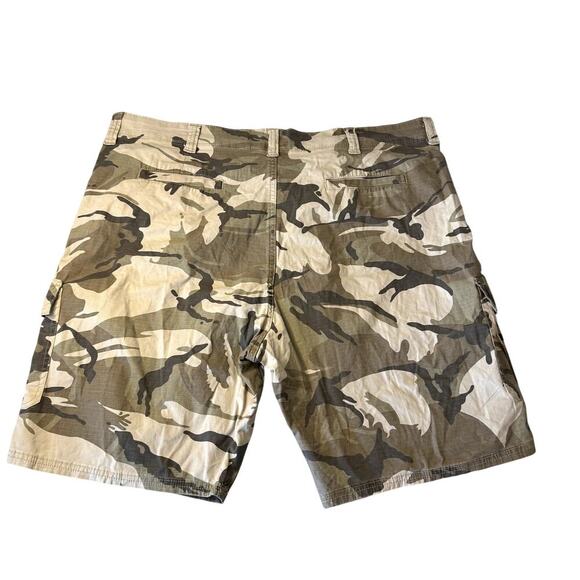Desert Sand Camo Wrangler Camo Shorts Men's sz 44 - Relaxed Fit - Picture 5 of 5